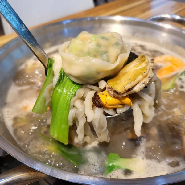 생생정보 대결 맛 대 맛 육개장 즉석 만두전골 vs 활낙지 해물 칼국수