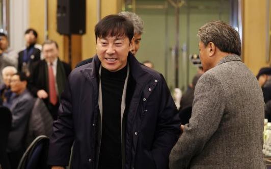 K리그 시상식에 나타난 신태용 감독