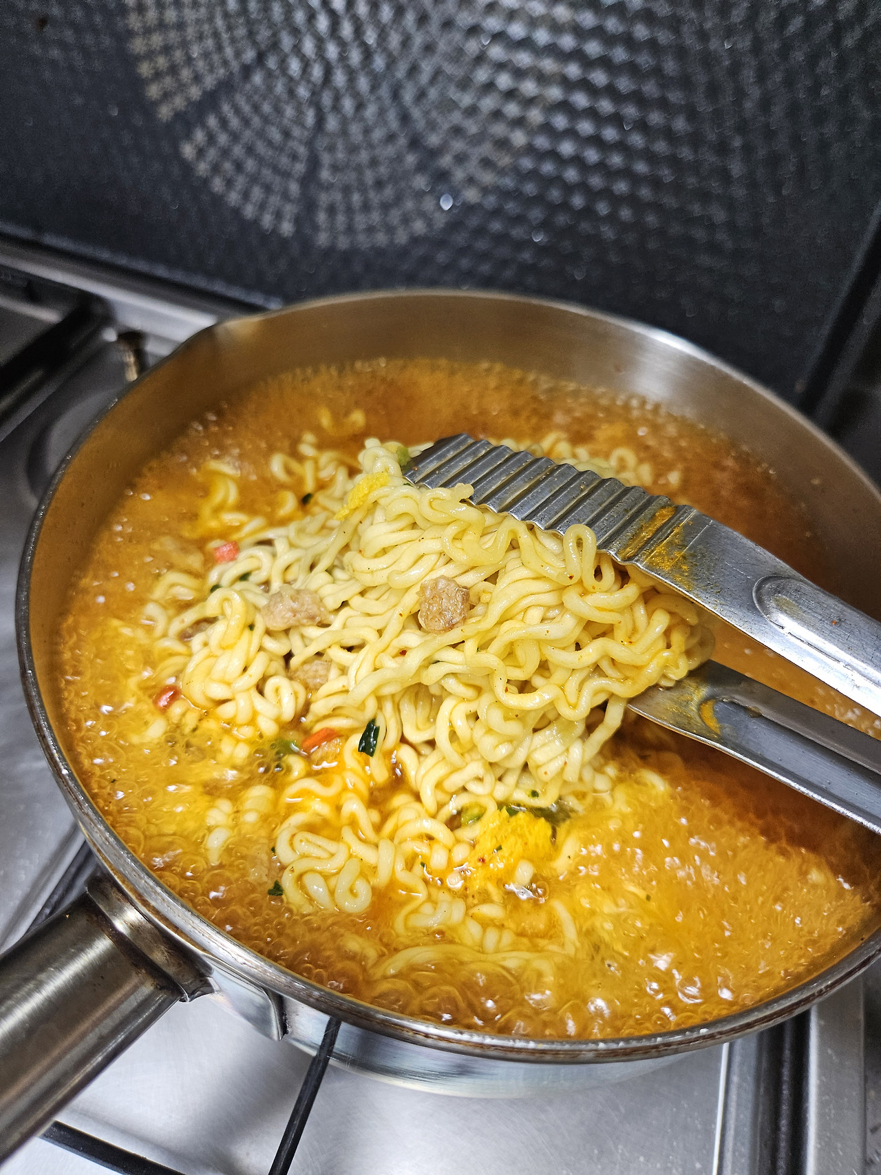 신라면 골드 vs 원조 신라면 맛·향·식감 비교 어떤 차이가??