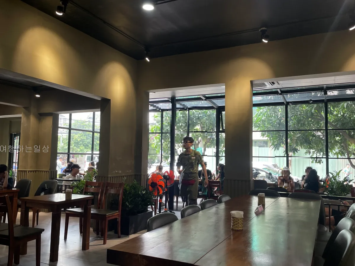 10월-나트랑-가족여행-부모님도-좋아하신-반미판-메뉴-추천-CCCP커피-후기