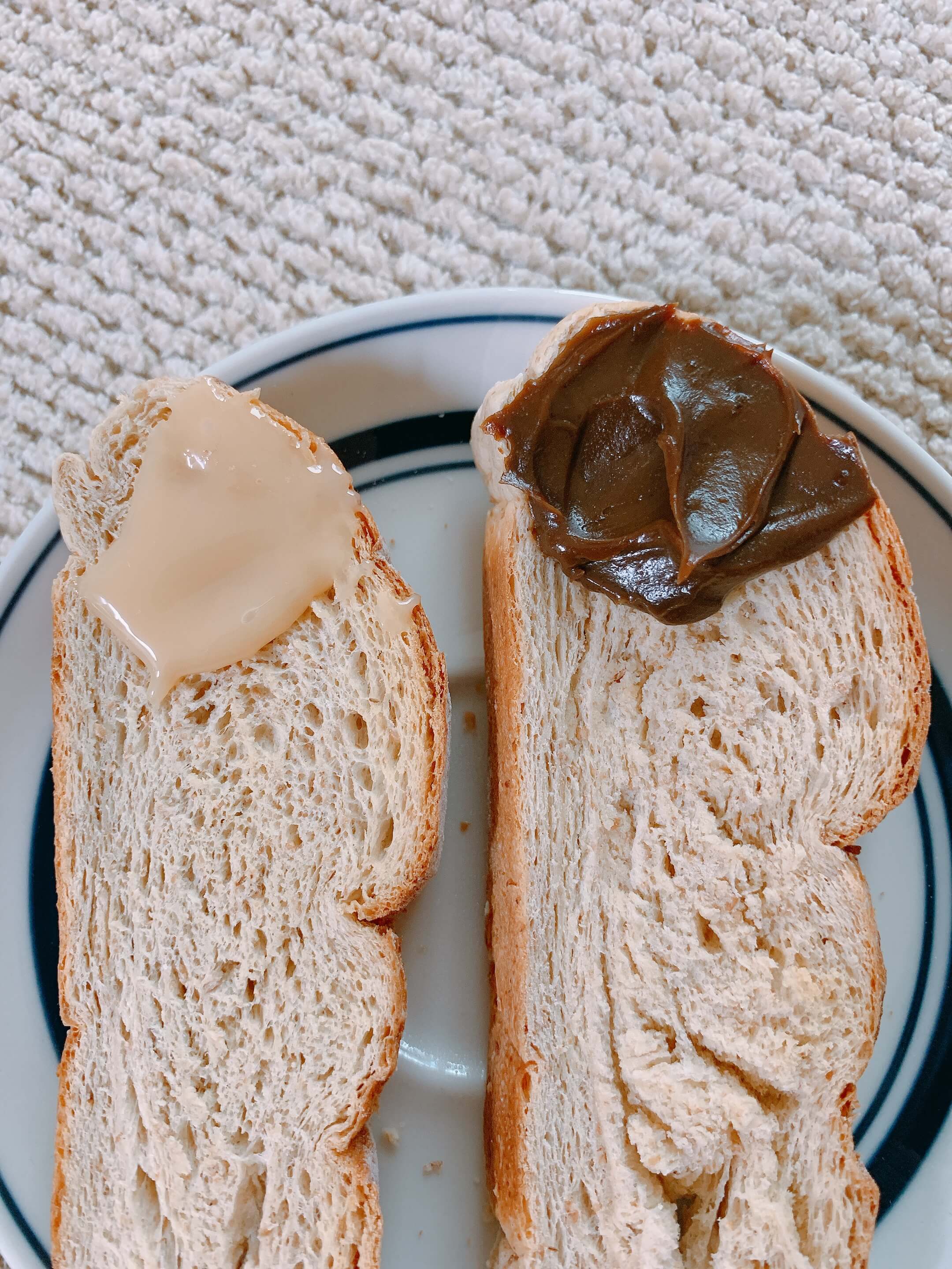 빵에 바른 잼