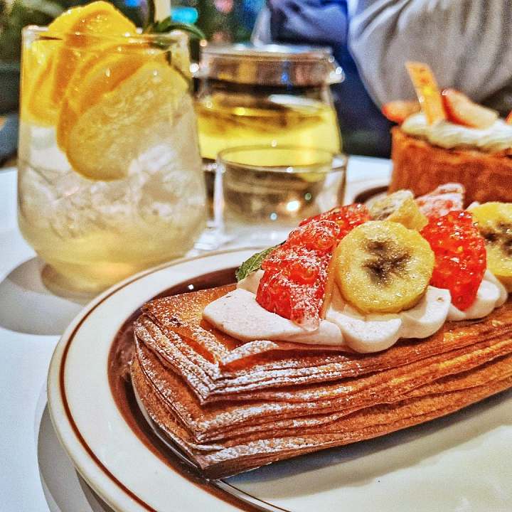 경희대 회기 맛집 추천 생방송투데이 하루 천 명 방문 화려한 유혹 딸기 만찬 크루아상 베이커리 디저트 카페 오늘방송 수상한 빵집