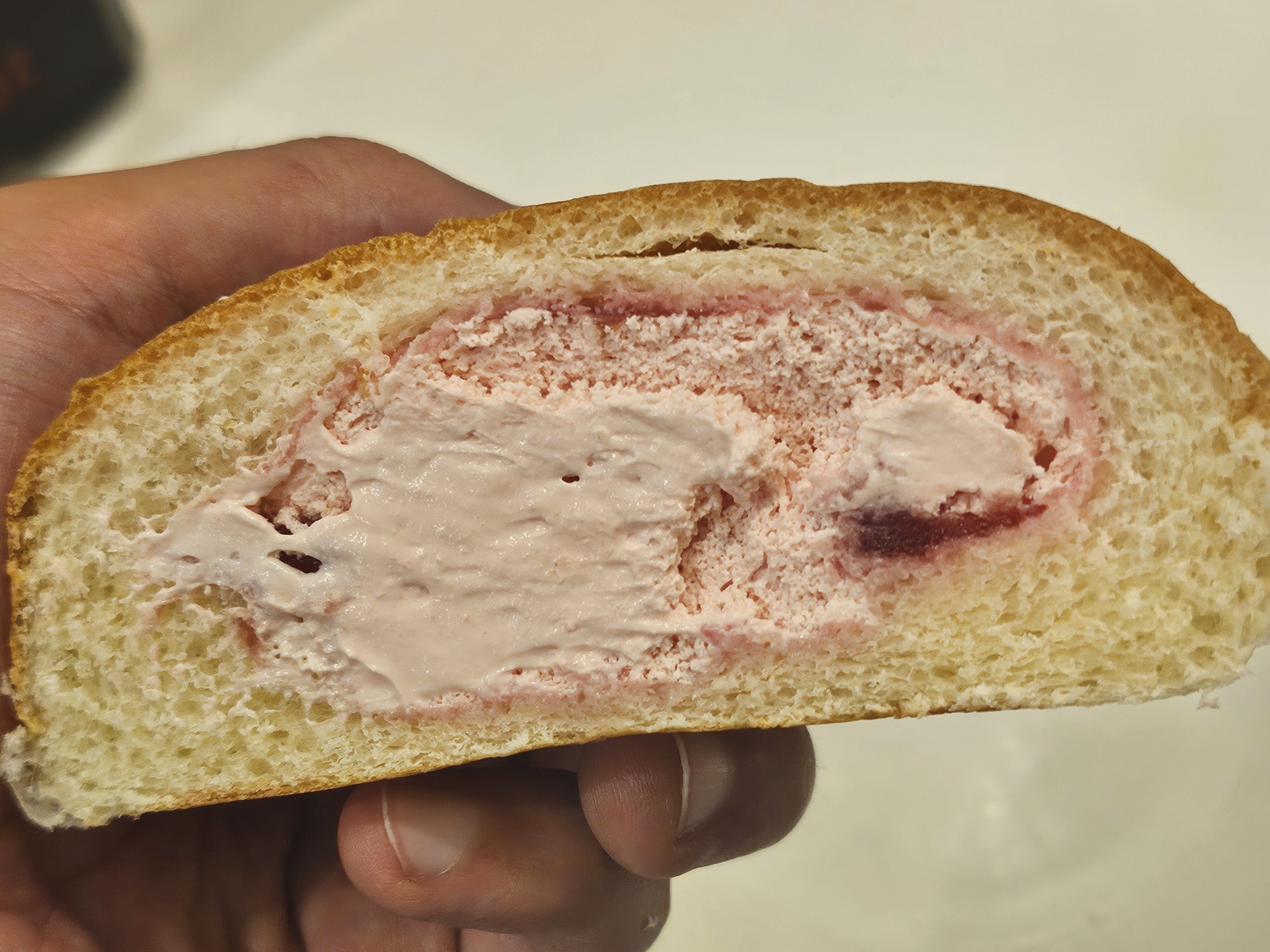 파리바게트 딸기우유 생크림빵