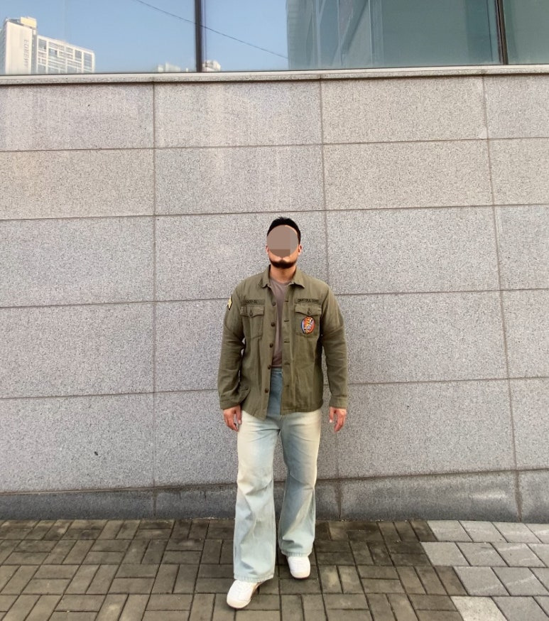 데일리룩('25. 11. 9.)OG-107 그레이트풀데드 아메카지 밀리터리재킷 셔츠 야상, 무신사스탠다드 티셔츠, 에러스익셉티드 와이드 데님팬츠, 아식스 오니즈카타이거 멕시코 66