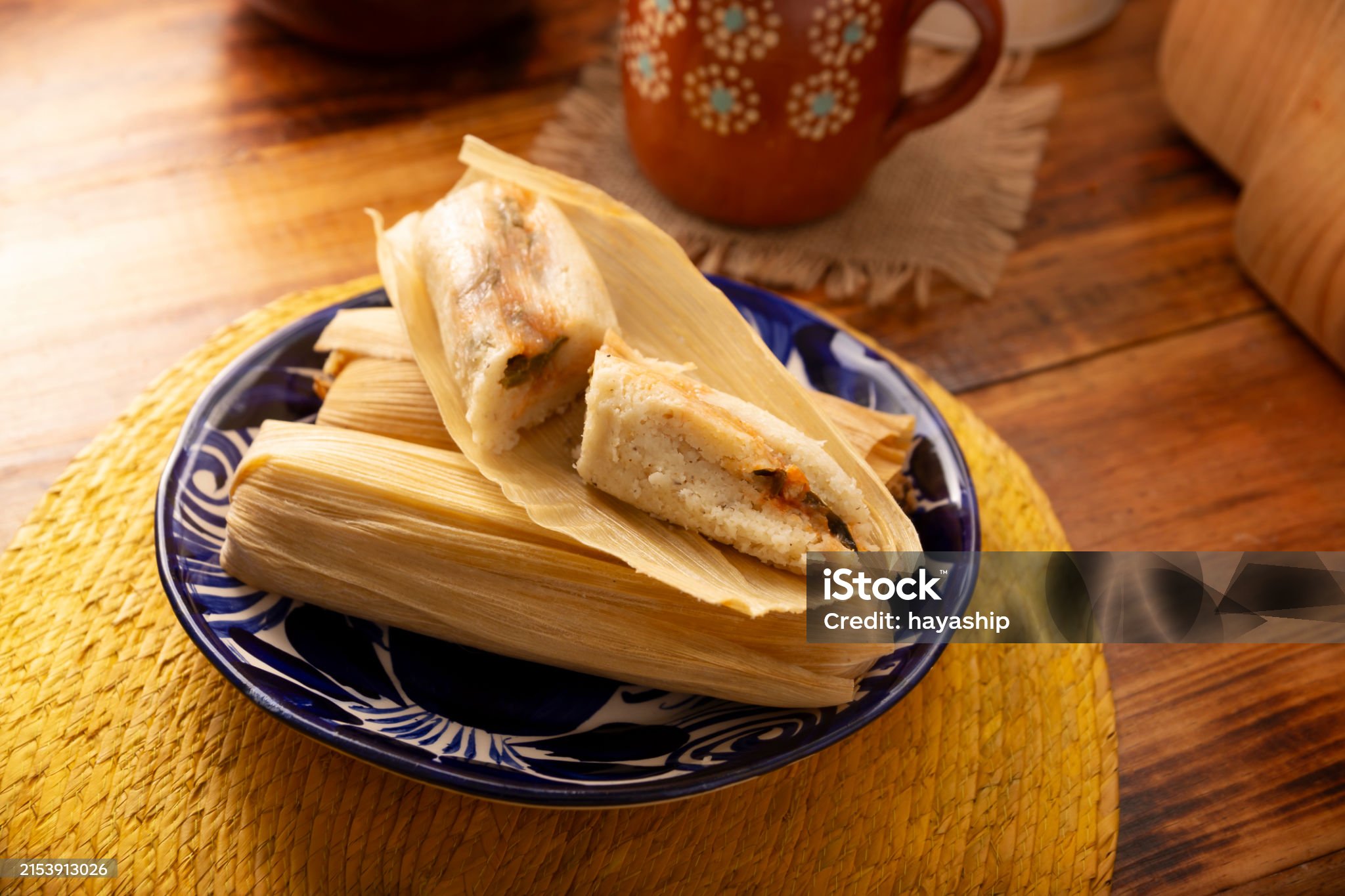 멕시코의 타말레의 음식을 찍은 사진입니다.