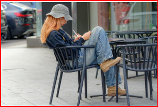 카페 야회 테라스에서 글을 쓰며 느끼는 편안한 휴식