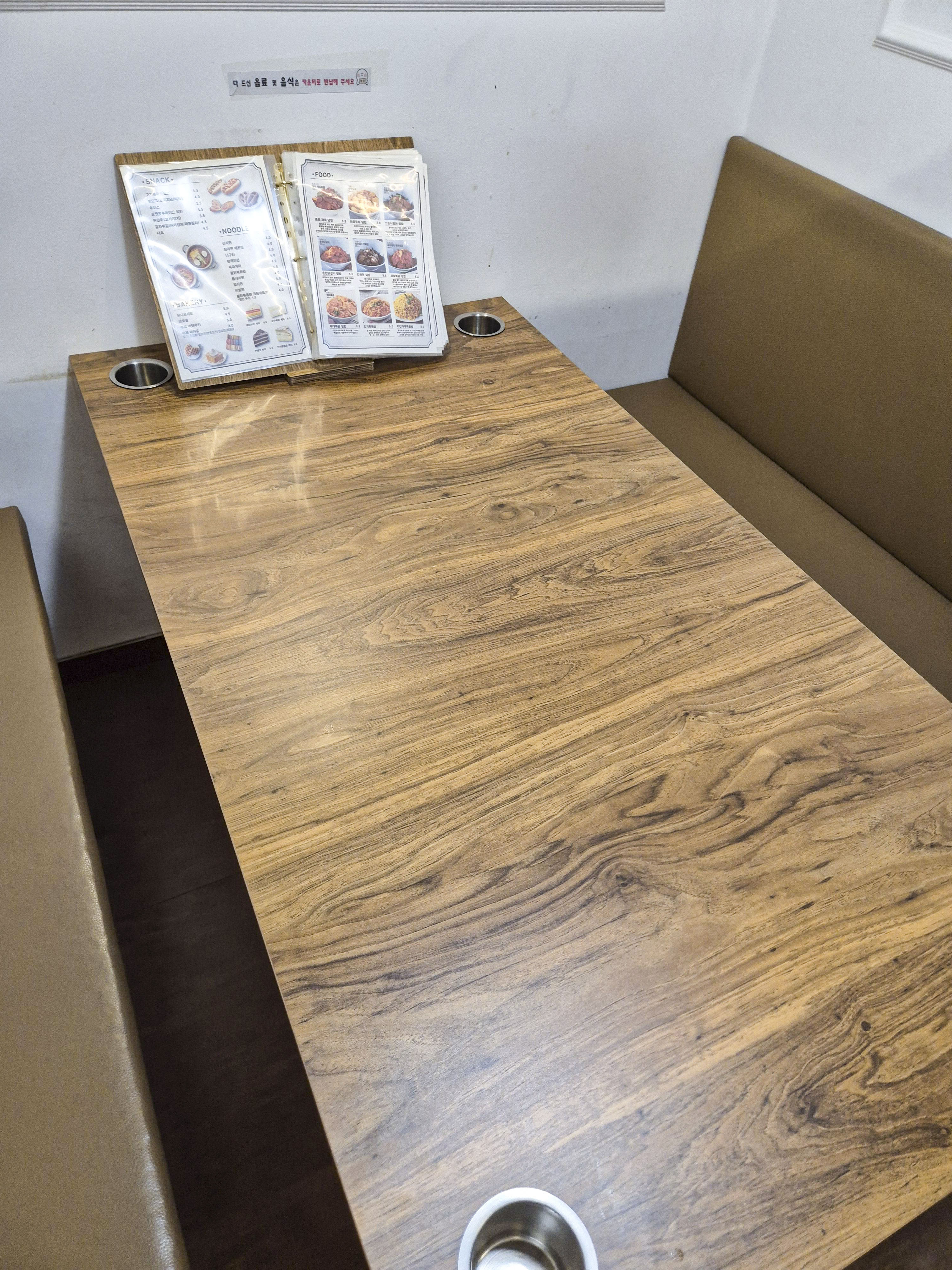 방 안쪽의 모습