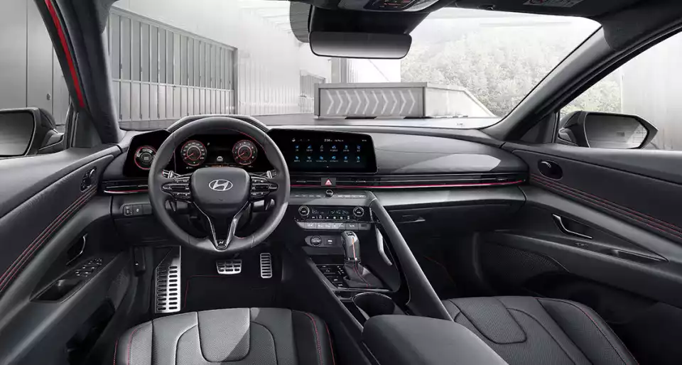 더 뉴 아반떼 N 라인 실내입니다(출처 : 현대자동차).