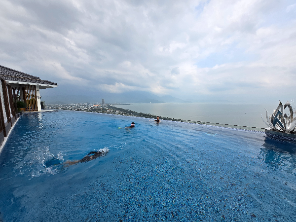 다낭 미카즈키 인피니티 풀