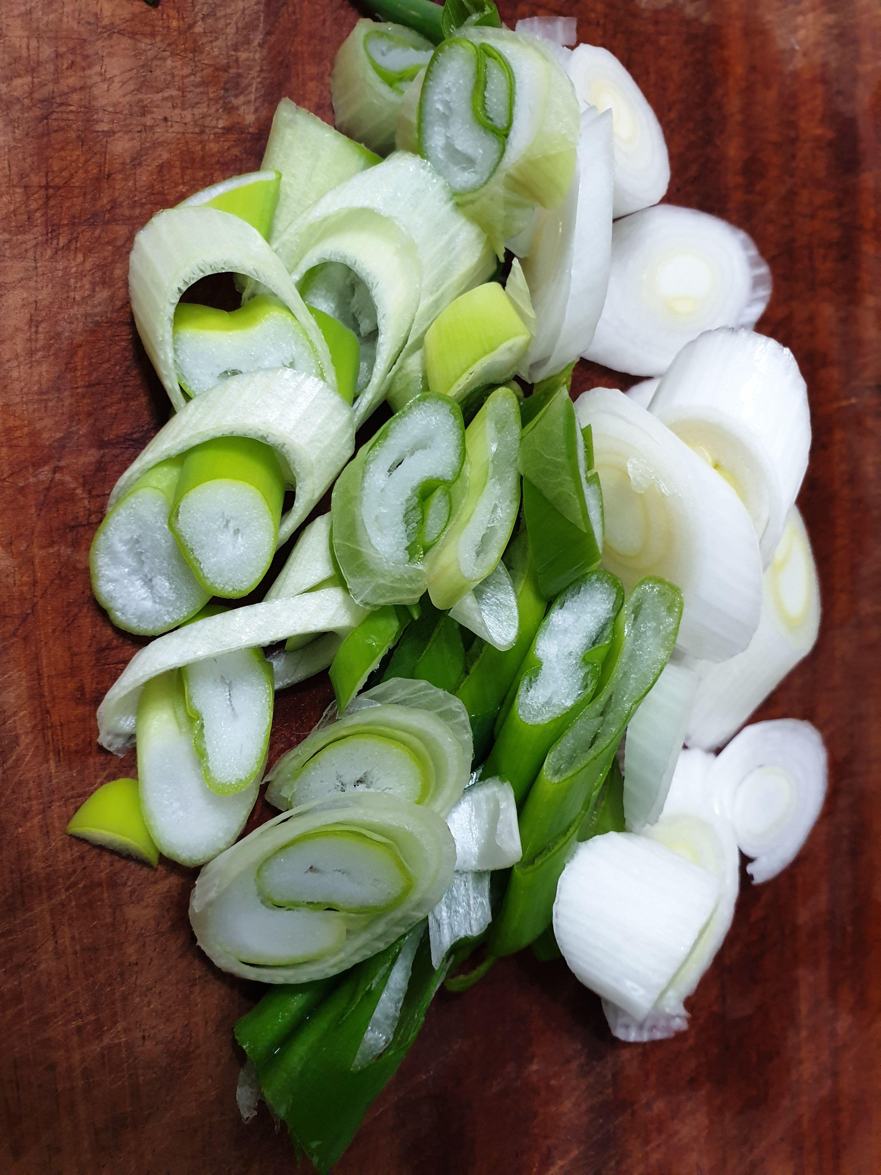 어슷썰기한 대파