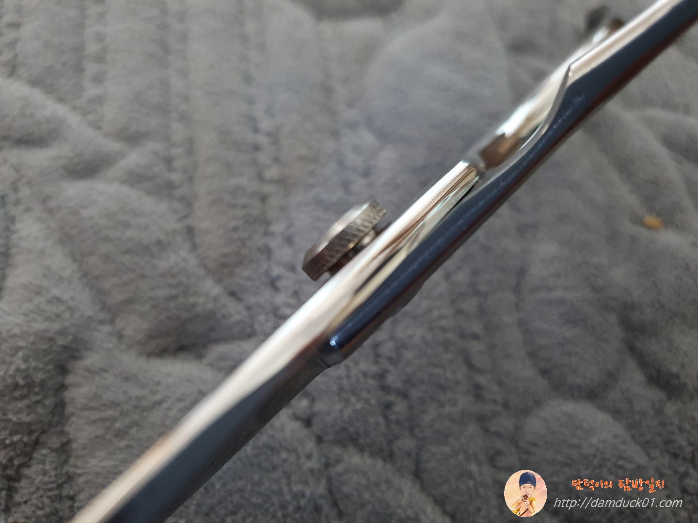 장력조절 피봇나사