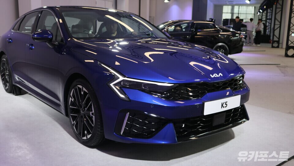 기아의 K5는