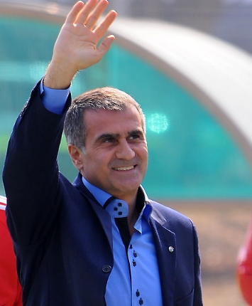 귀네슈 감독 프로필 나이 국적 연봉 감독 경력