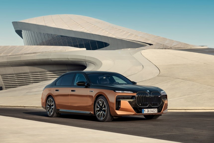 BMW i7