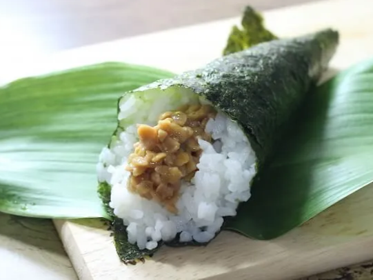 김밥에 넣은 낫또