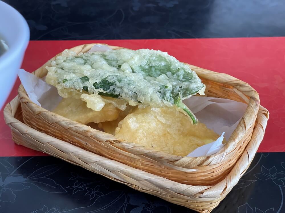 제주-선명횟집-깻잎,고구마-튀김-모습