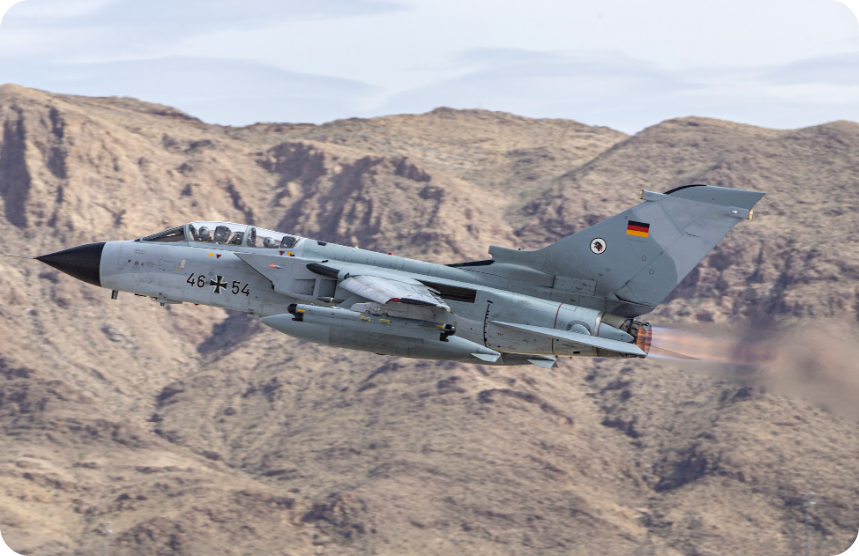Red Flag 훈련을 하고 있는 Luftwaffe의 Tornado ECR 항공기 모습