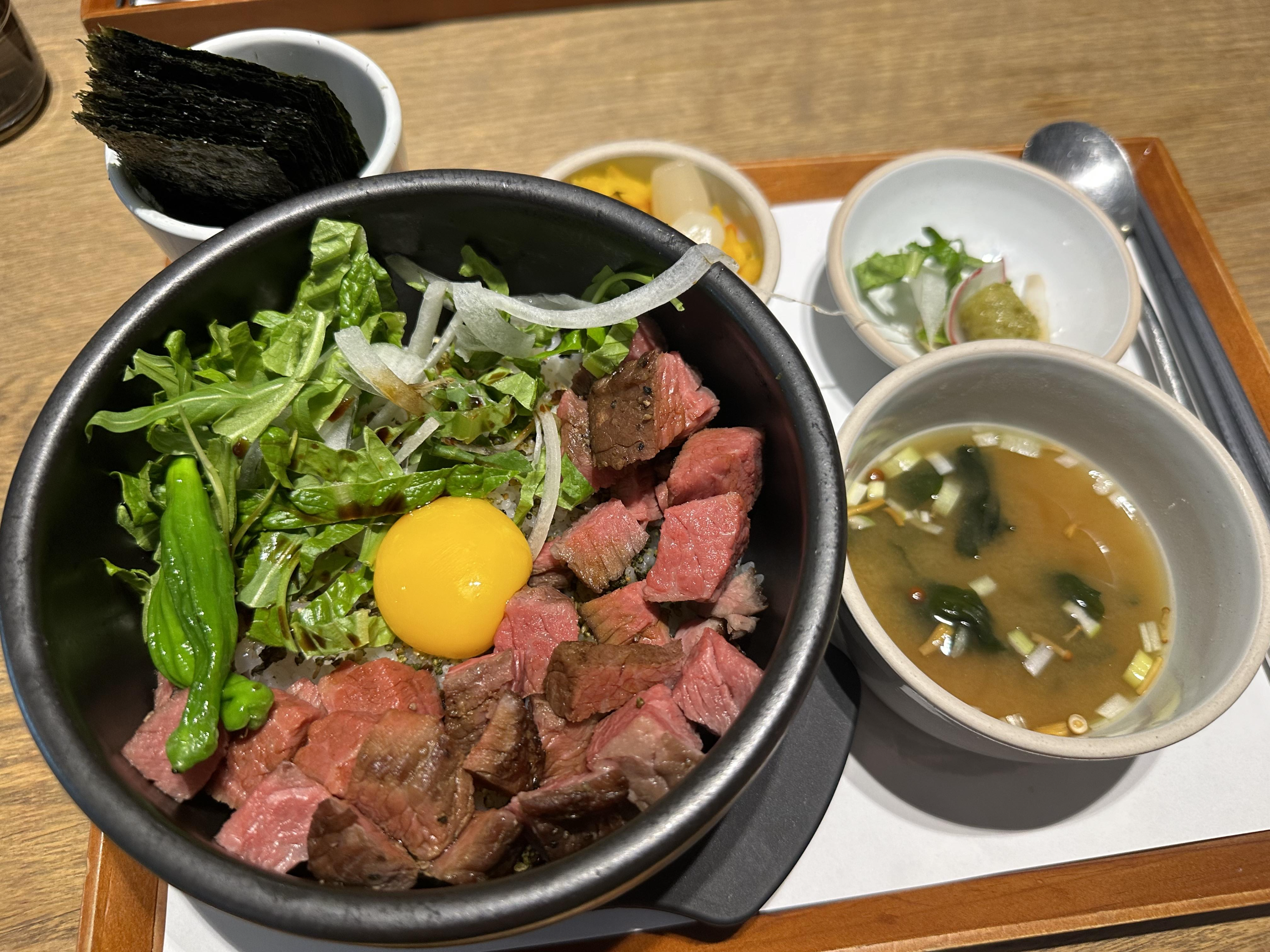 수비드 스테이크 덮밥