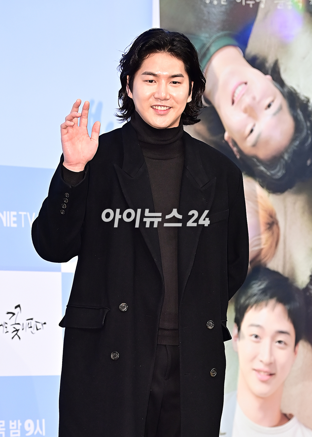 배우 이재준&#44;이 20일 오후 서울 신도림 디큐브시티 더 세인트에서 열린 ENA &#39;모래에도 꽃이 핀다&#39; 제작발표회에서 포토타임을 갖고 있다. [사진=곽영래 기자]