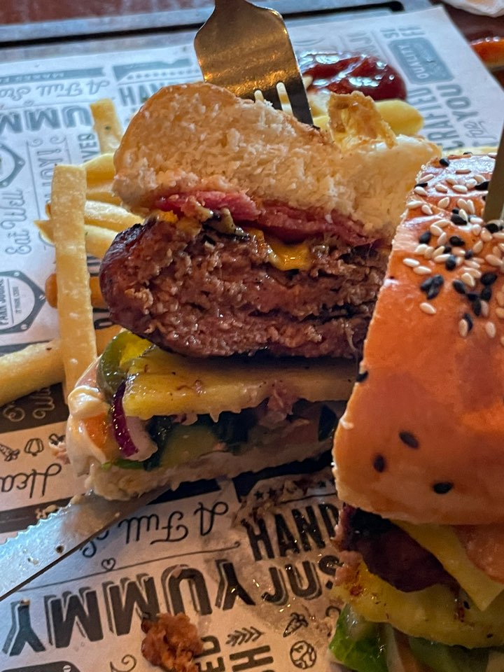 세부-시티-햄버거-맛집