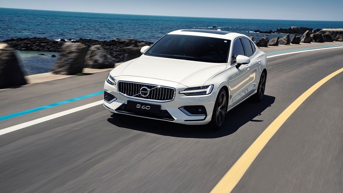 볼보S60 전면 모습