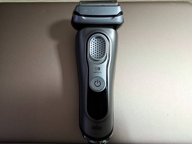 브라운 전기면도기 9385cc