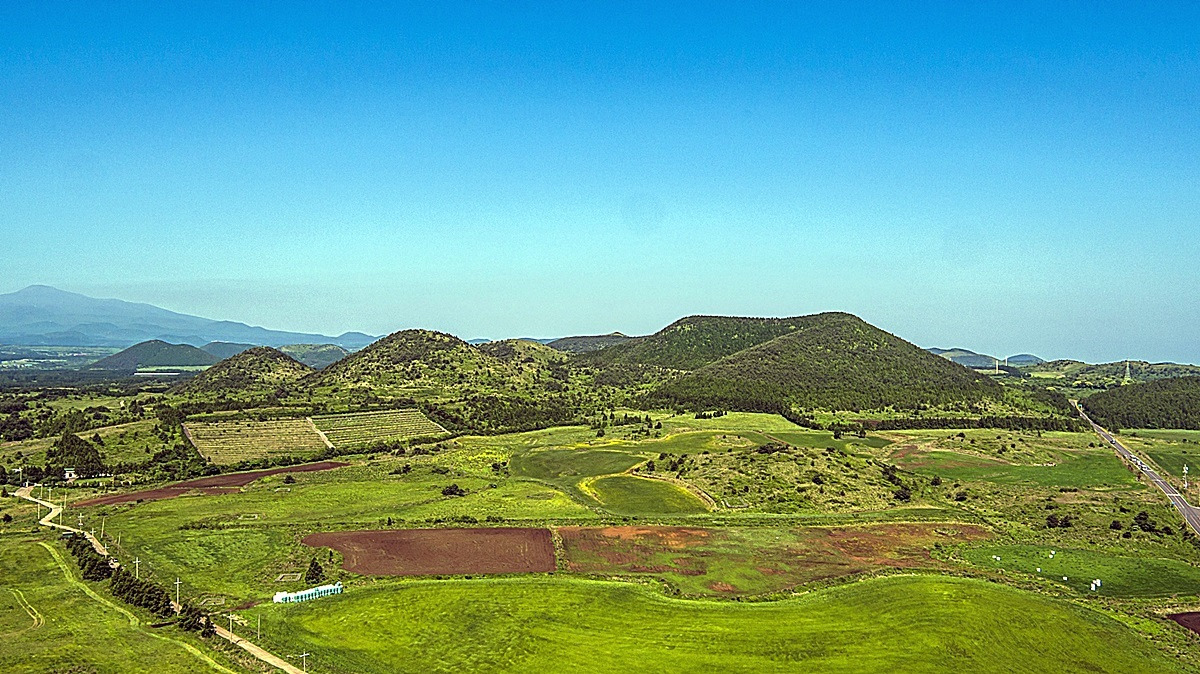 좌보미오름 전경