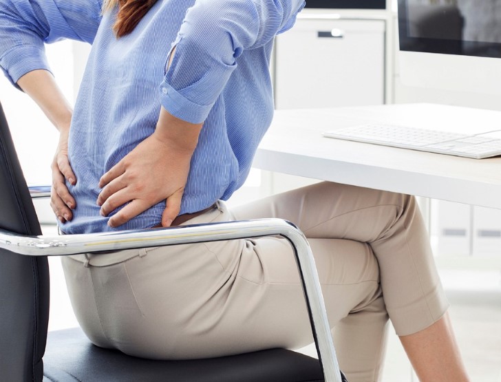 잘못된-자세-통증-유발