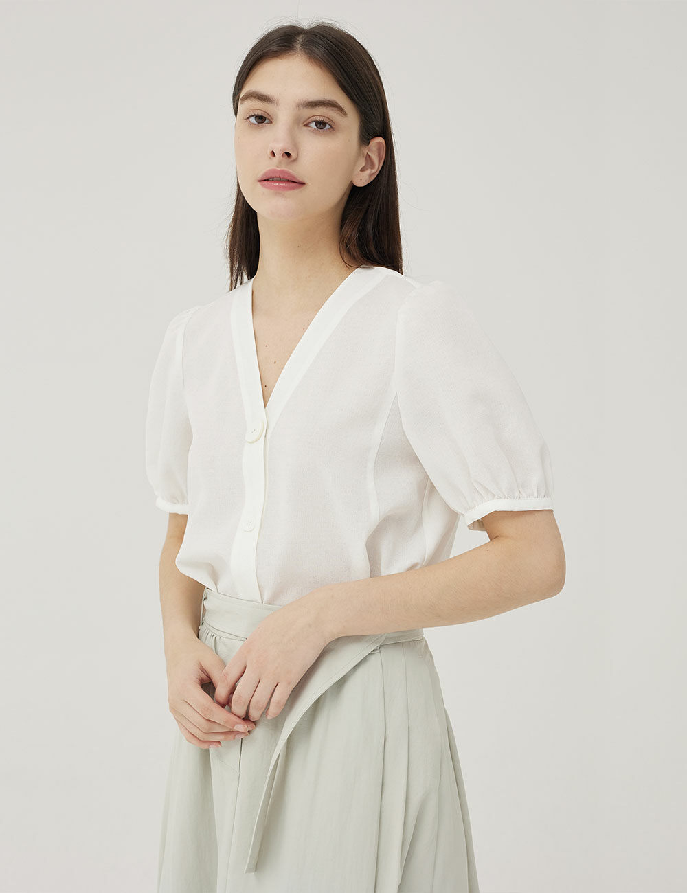 나이스클랍 브이넥 블라우스