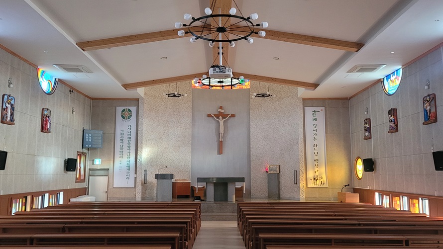 장성성당 내부 사진