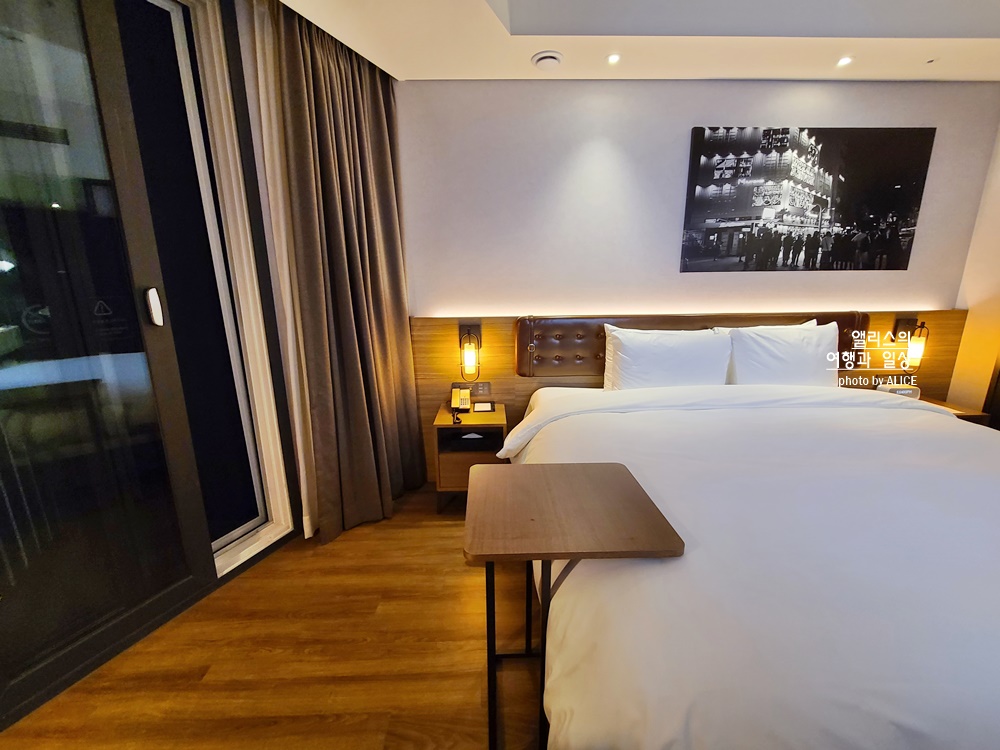 머큐어 앰배서더 서울 홍대 슈페리어 디럭스 킹베드 룸 꼼꼼 후기