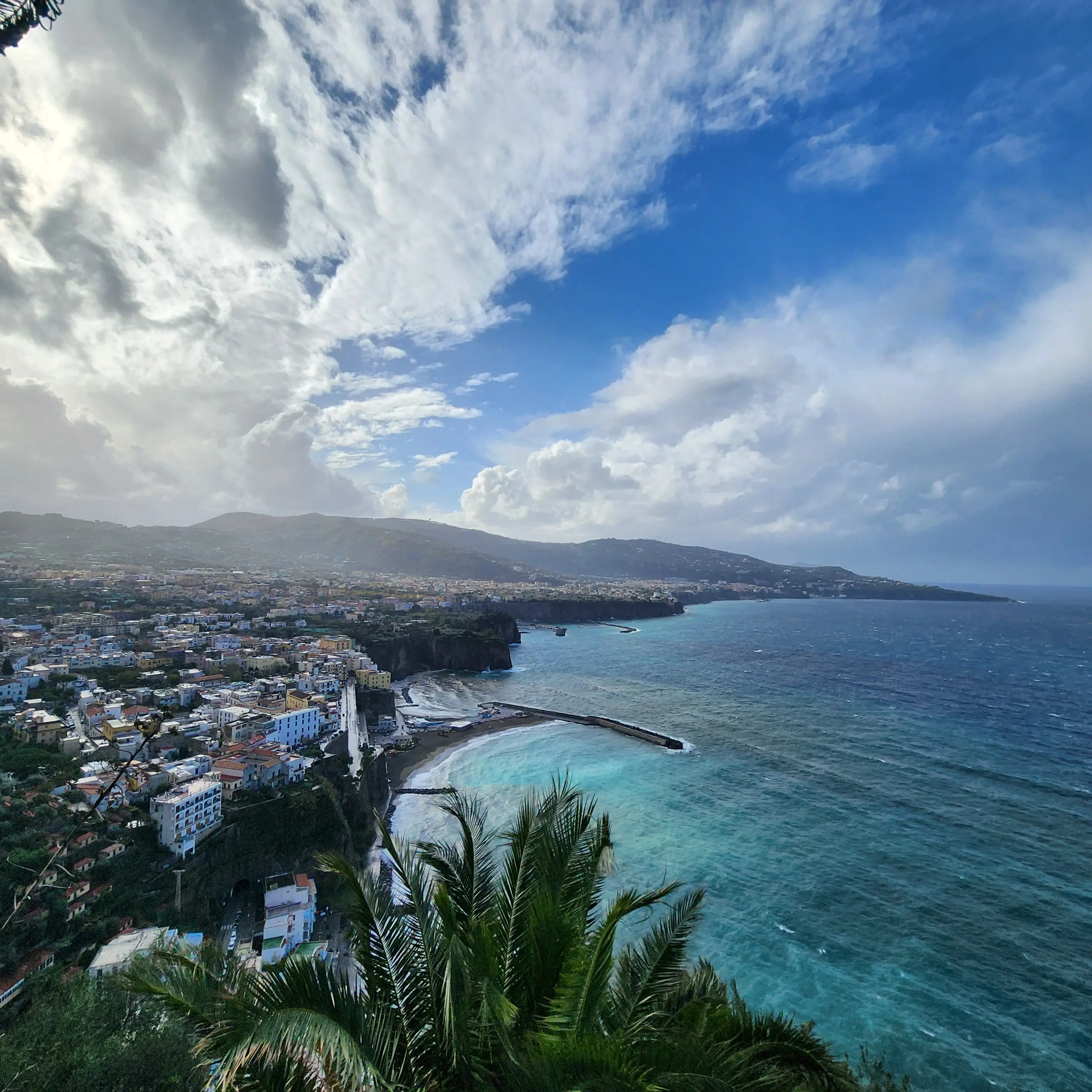 바다와-하늘이-있는-소렌토