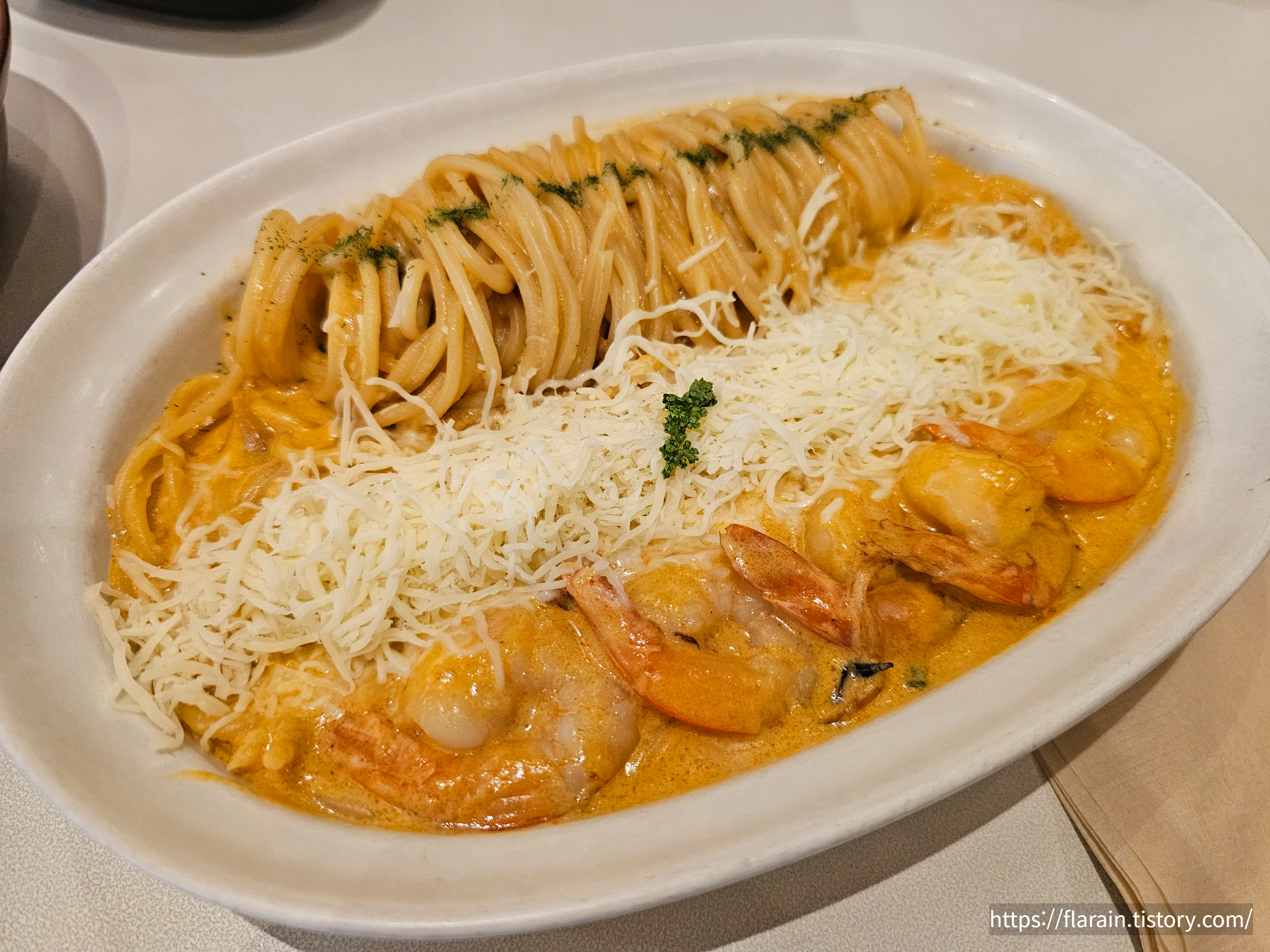 낙원테산도 오믈렛 투움바파스타