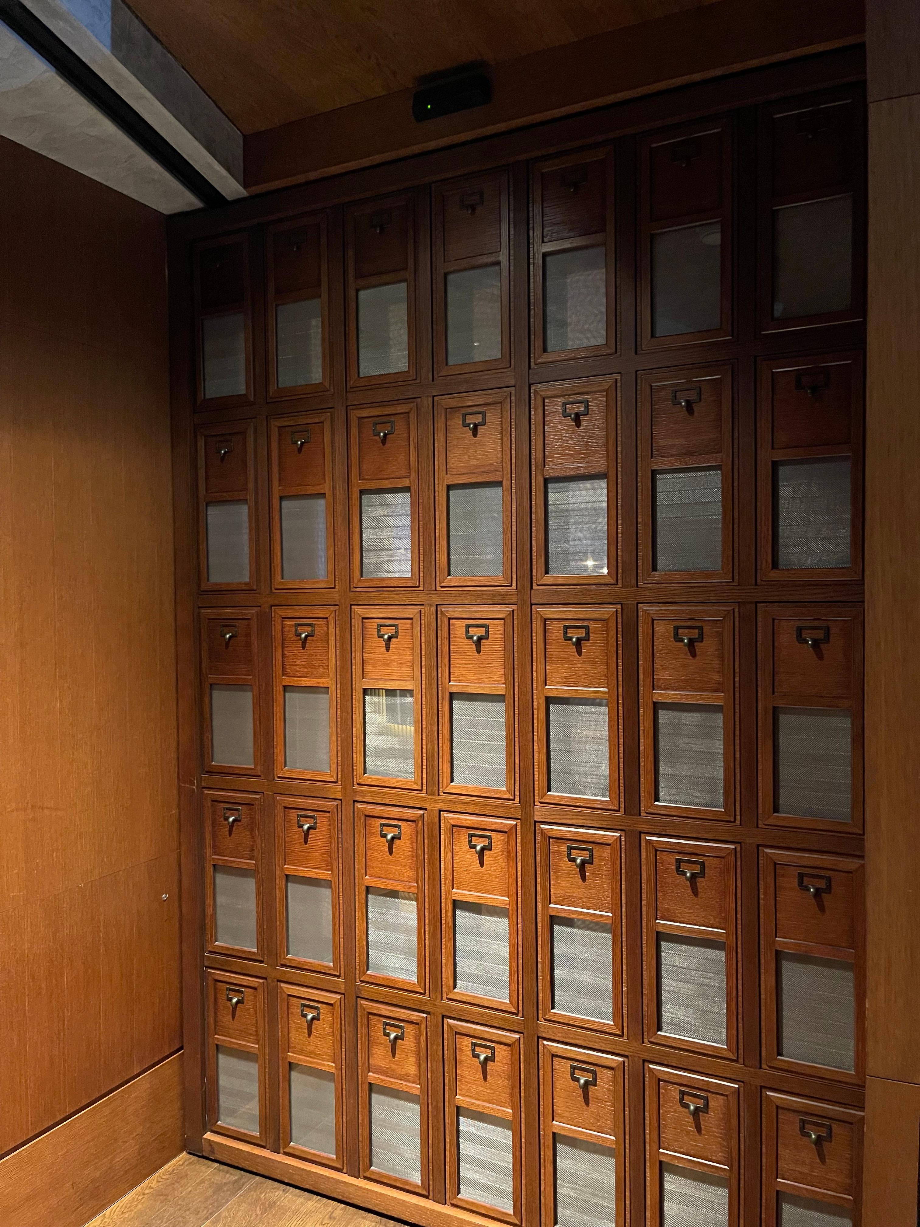 더 그리핀 히든 슬라이딩 도어