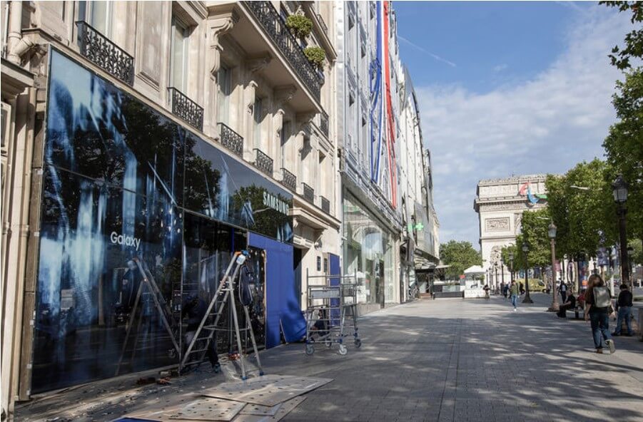 파리-샹젤리제-125번가에서-공사중인-갤럭시-익스피리언스-스페이스