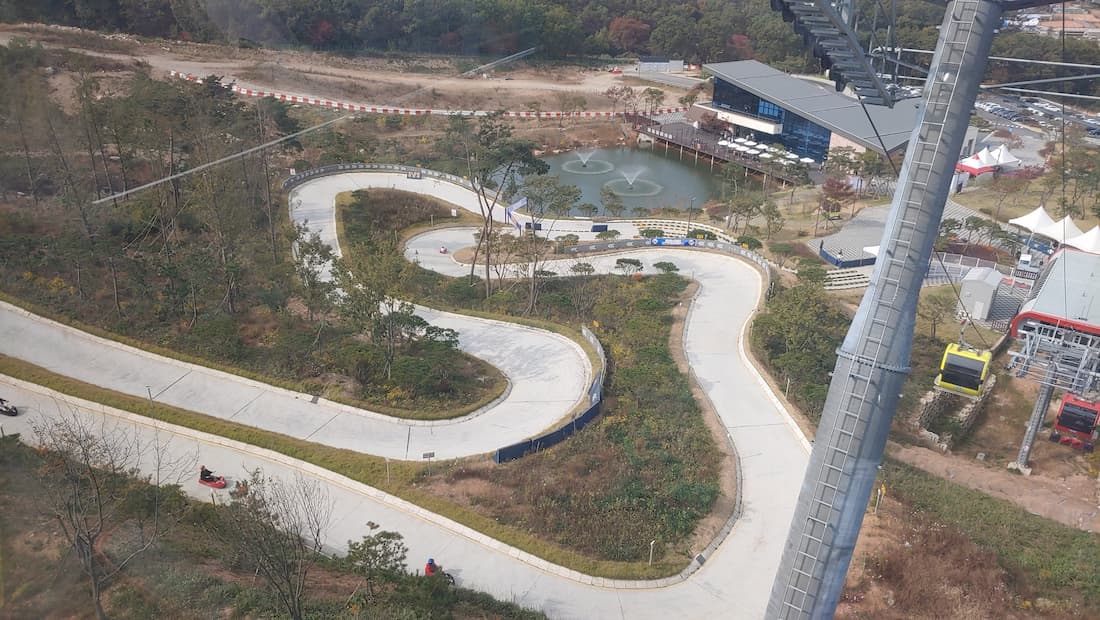 곤돌라에서 바라본 강화 루지 트랙