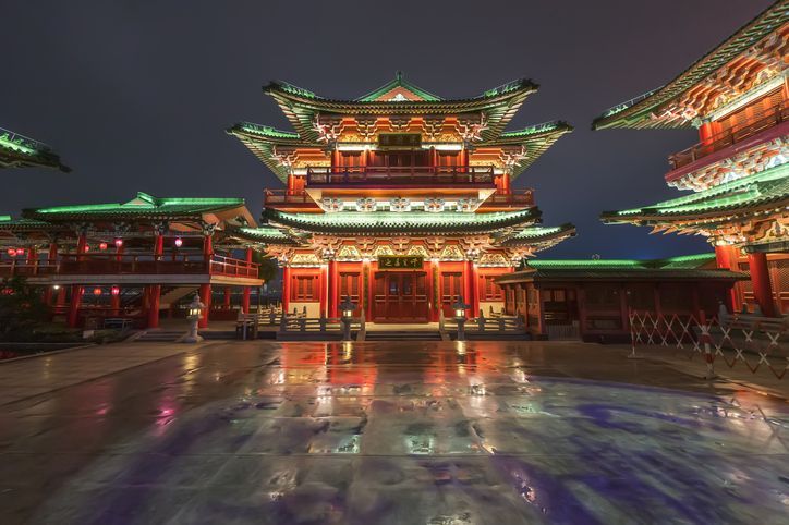 중국이 유럽·동아시아·중남미 국가들에 잇따라 비자를 면제한 데 이어 이번에는 중동 4개국을 무비자 대상에 포함하기로 했다.