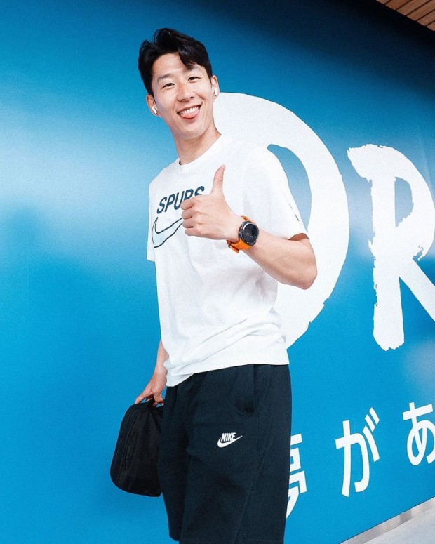 갤럭시 워치 울트라 차고 온 손흥민 입국!