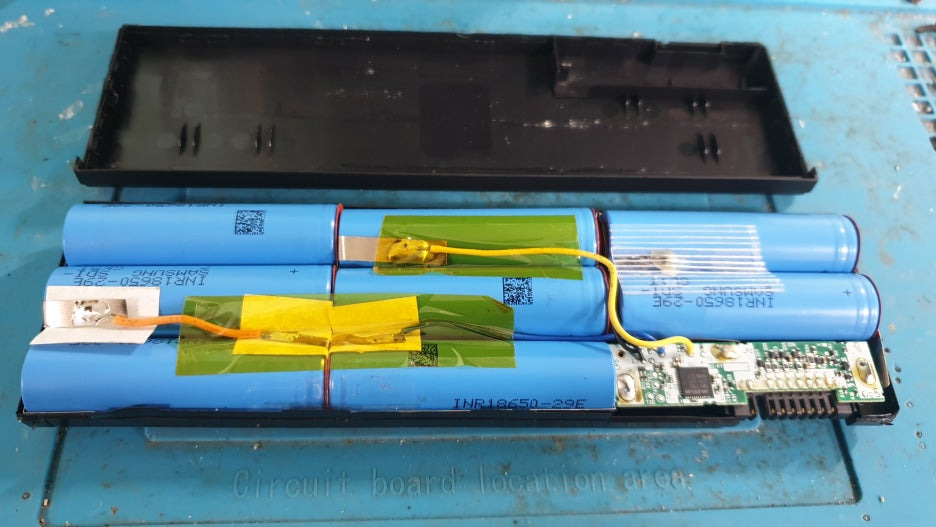 후지쯔 E8110 노트북배터리 리필 완료