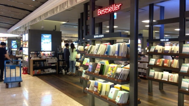 요즘 뜨는 일본소설 관련 이미지