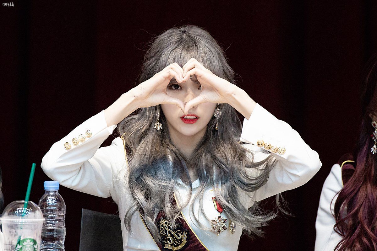 우주소녀 루다 인스타그램 사진 몸매