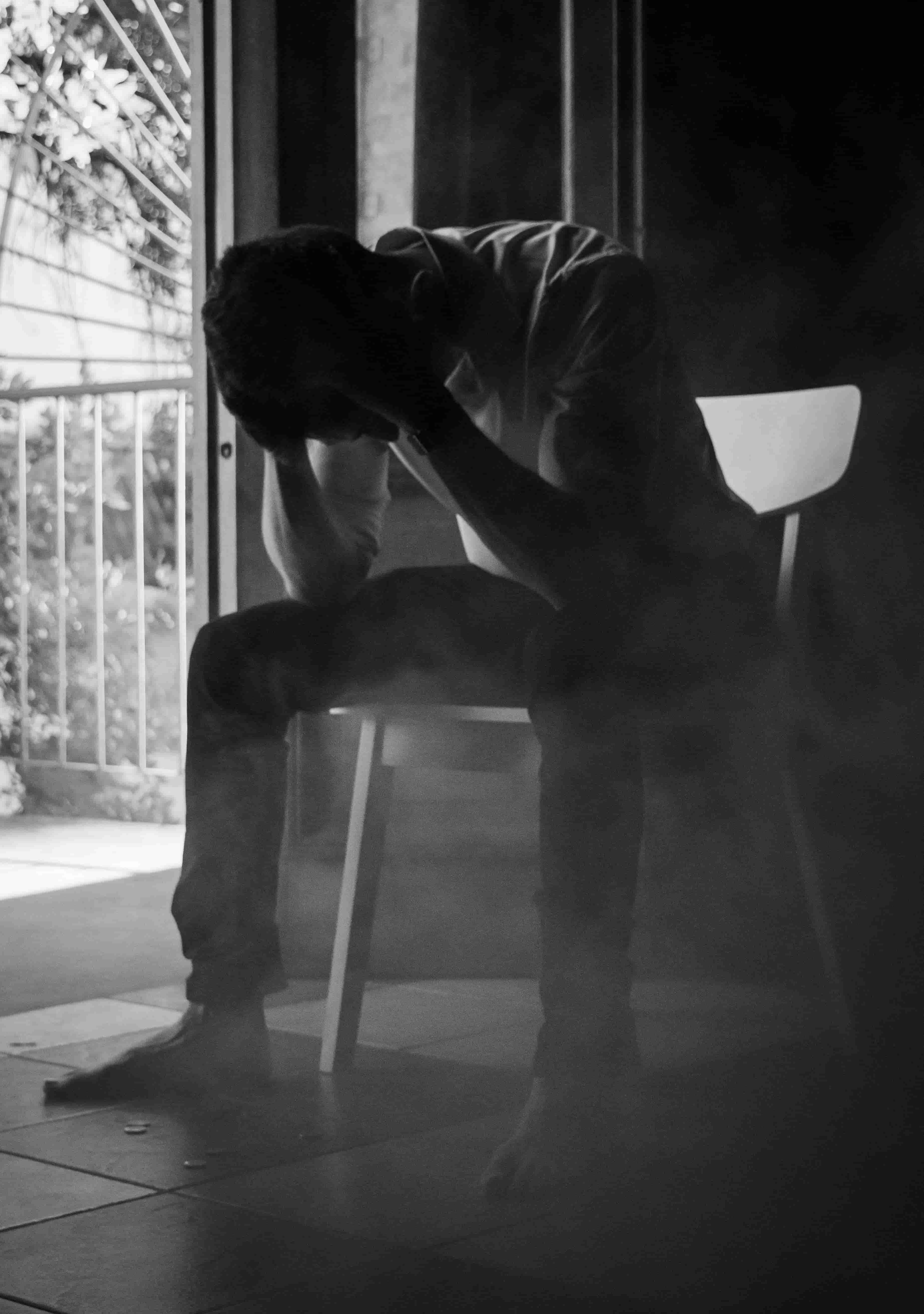 나쁜 기억이 떠오르는 느낌