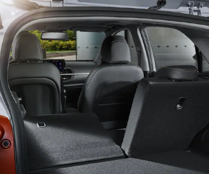 모닝 2열 뒷자석 6대4 폴딩기능은 기본트림부터 가능합니다.