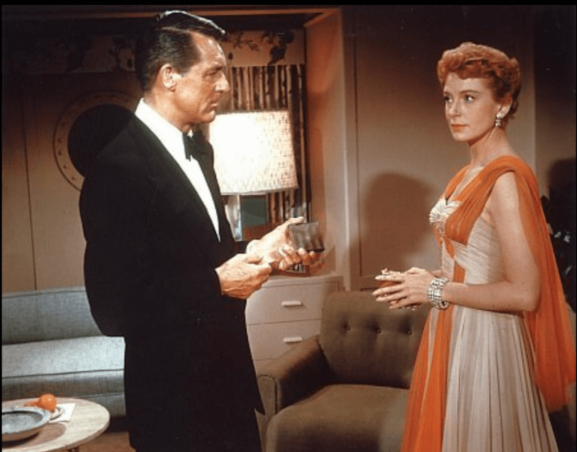 영화 러브 어페어의 두 주인공이 마주보고 있는 모습