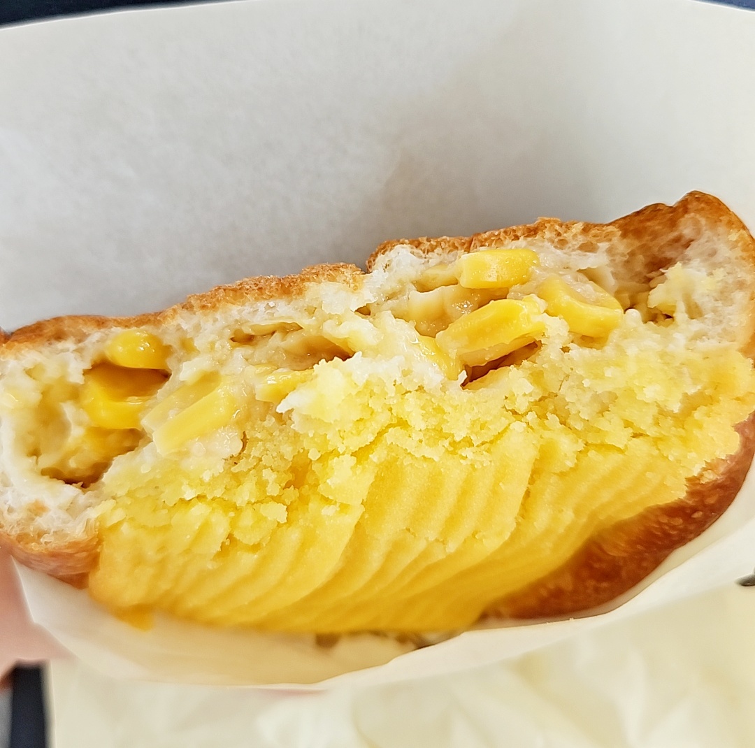 삼송빵집-옥수수빵-속에-가득한-옥수수