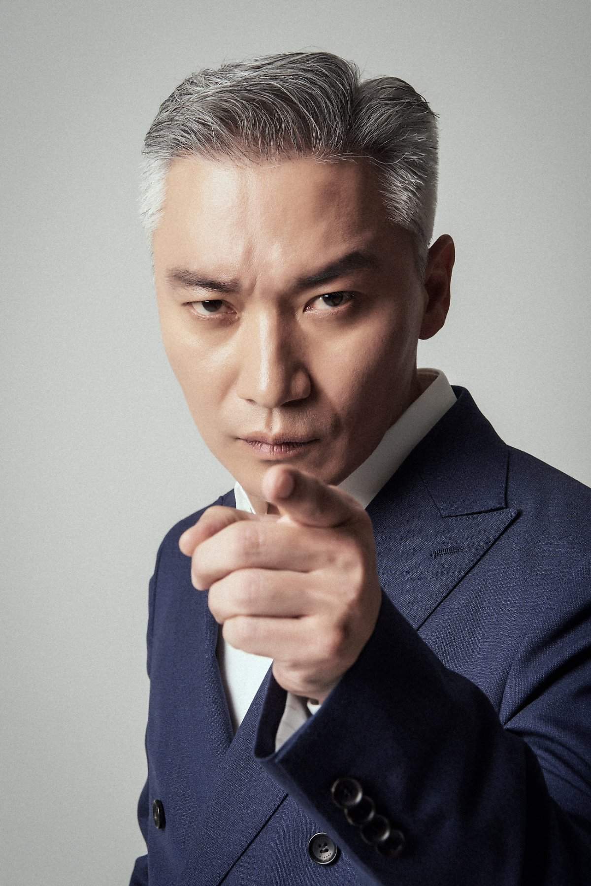 배우 조재윤