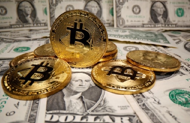 비트코인과 달러 어느쪽으로 기울것인가