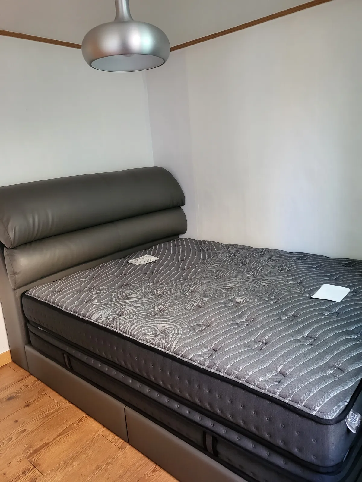 브랜드리스-침대-이켈로스23-배송받은-모습