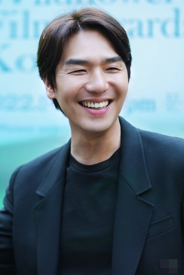 배우 김태훈