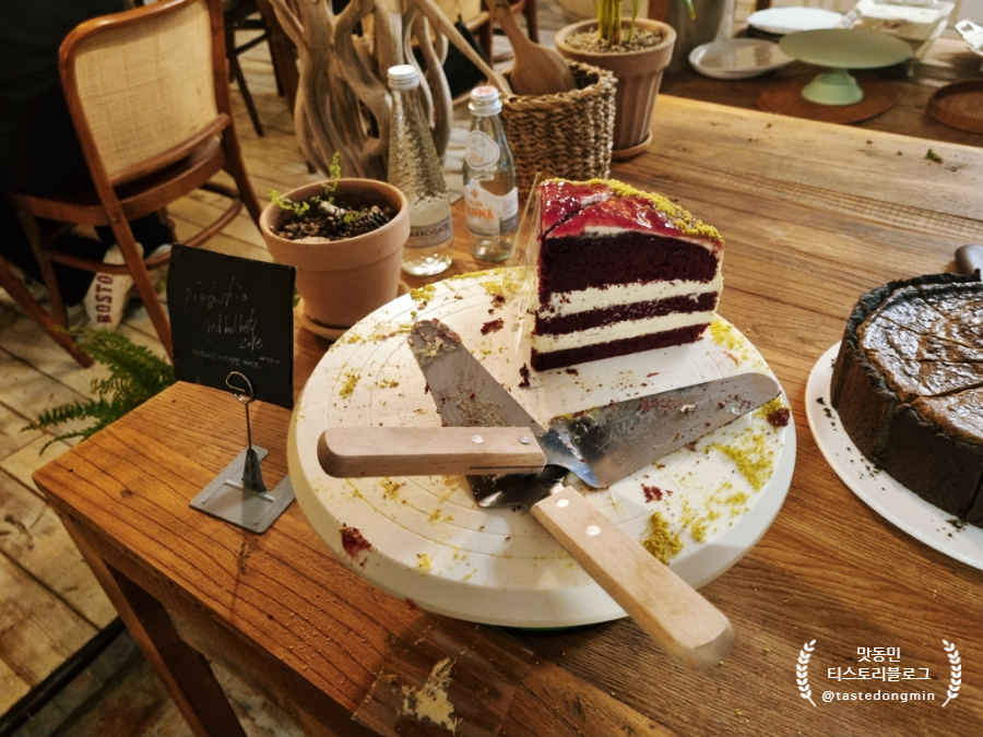 피스타치오 레드벨벳케이크